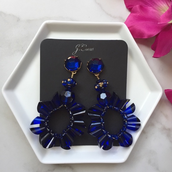 ✨PM EDITOR PICK✨ J. Crew wreath statement earrings - Picture 4 of 5